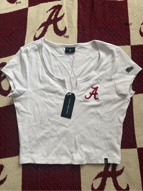 Hype & Vice Women's White Cropped Scoop Tee with Crimson 'A'